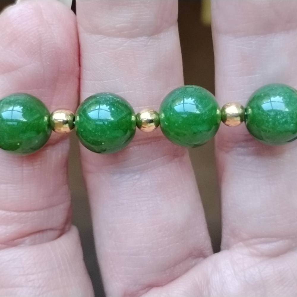 HAND CRAFTED JADE BEAD BRACELET - Picture 3 of 5
